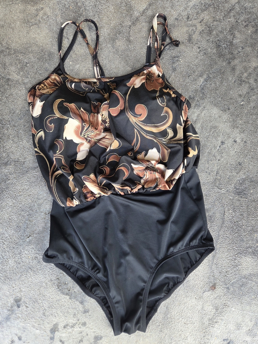 Inches Away Women's Black Floral Blouson One-Piece Swimsuit See Descript. Sizing